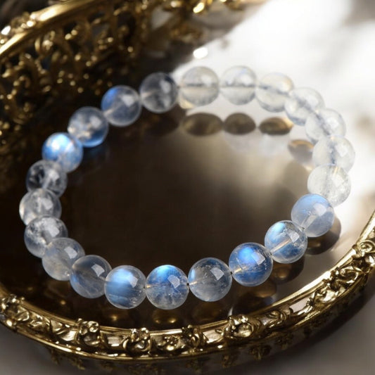 天然藍月光石手鍊 —我被月光照耀,心靈安定,直覺清晰,愛與智慧隨之流動。