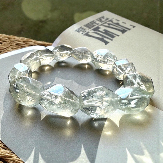 天然7A 收藏級霸氣綠阿賽水晶 ‧ 覺醒之石招財聚財、沉澱心靈，逆轉困局與貴人能量首選