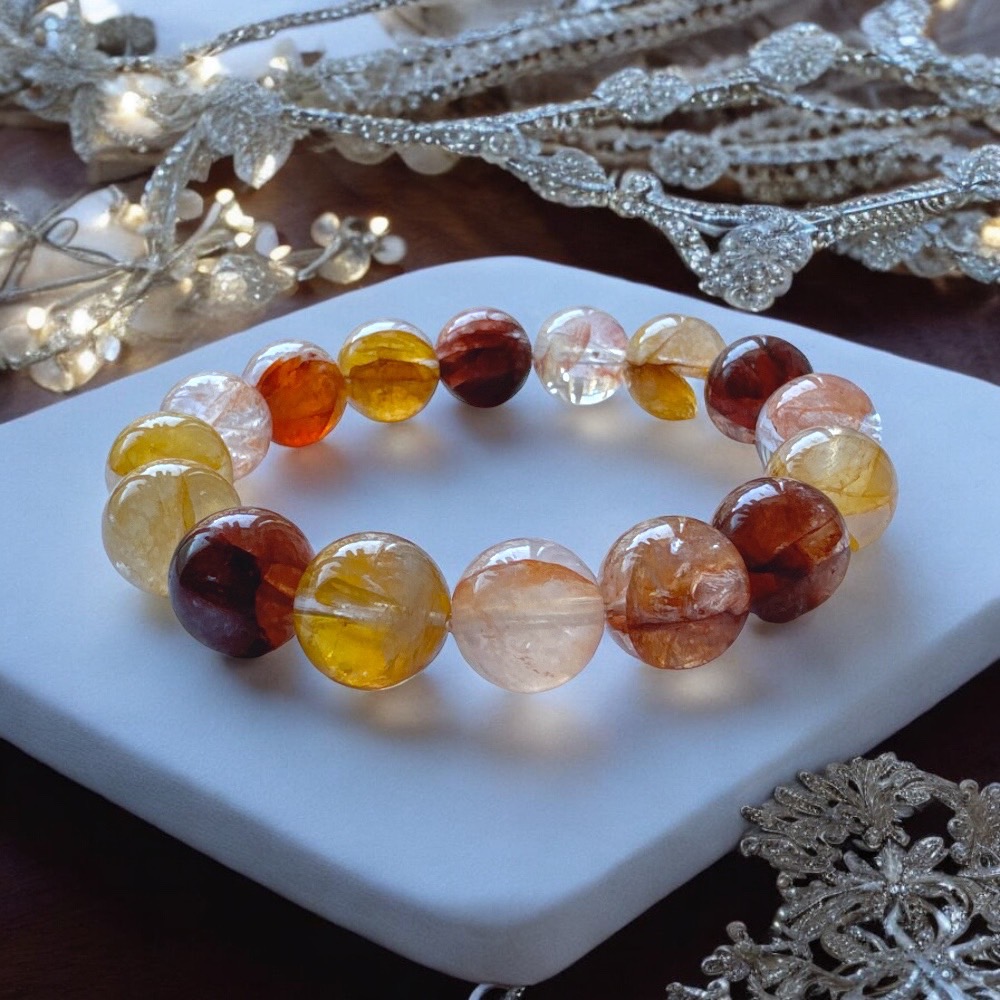 天然7A透體紅黃膠花水晶手環~招貴人增人緣，招正財